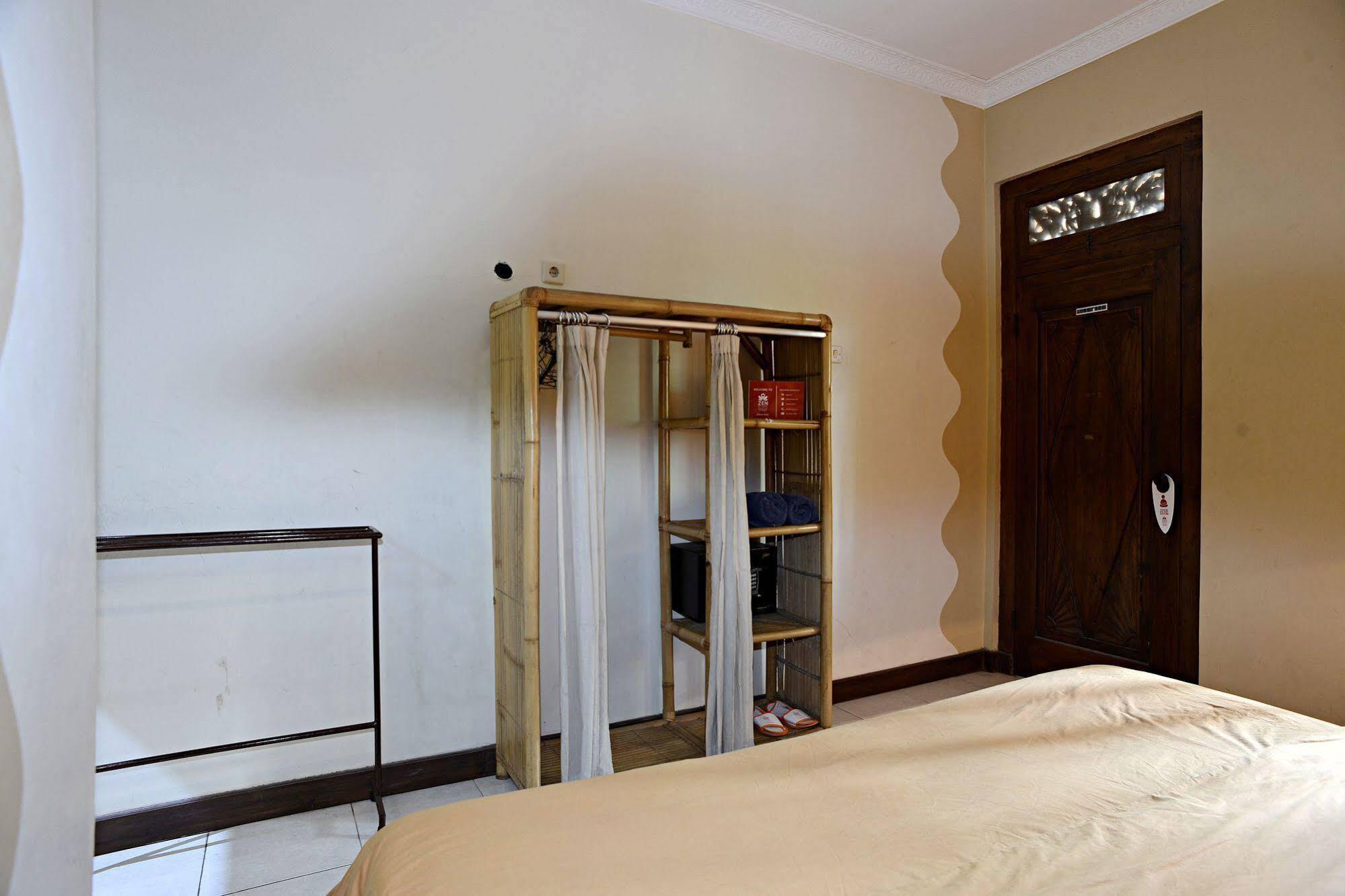 Zen Rooms Malioboro Sosrowijayan Wetan 日惹 外观 照片
